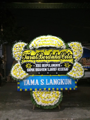 Papan Bunga Duka di Agandugume